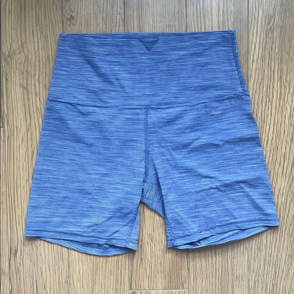 Lululemon align shorts 6” - Picture 4 of 6